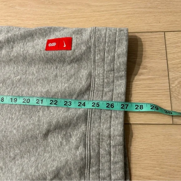 Nike Kyrie Irving Pullover Hoodie Men's Grey Red Zipper Small - Picture 9 of 9